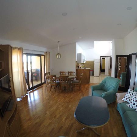 Apartman Koralj Apartment Pula Bagian luar foto