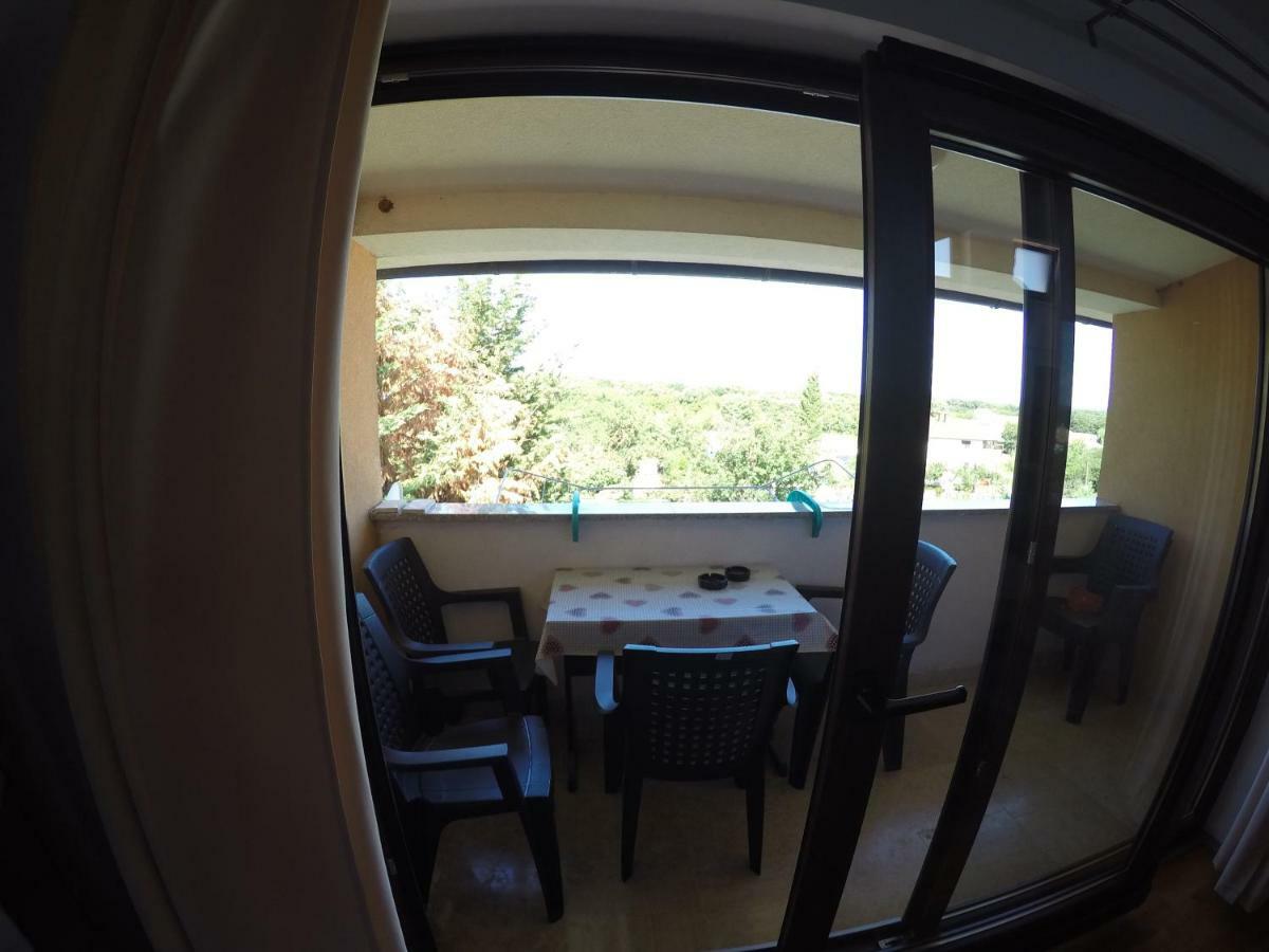 Apartman Koralj Apartment Pula Bagian luar foto