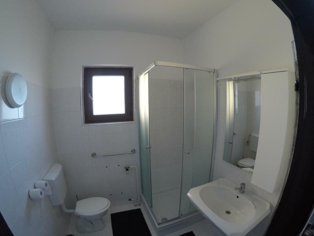 Apartman Koralj Apartment Pula Bagian luar foto
