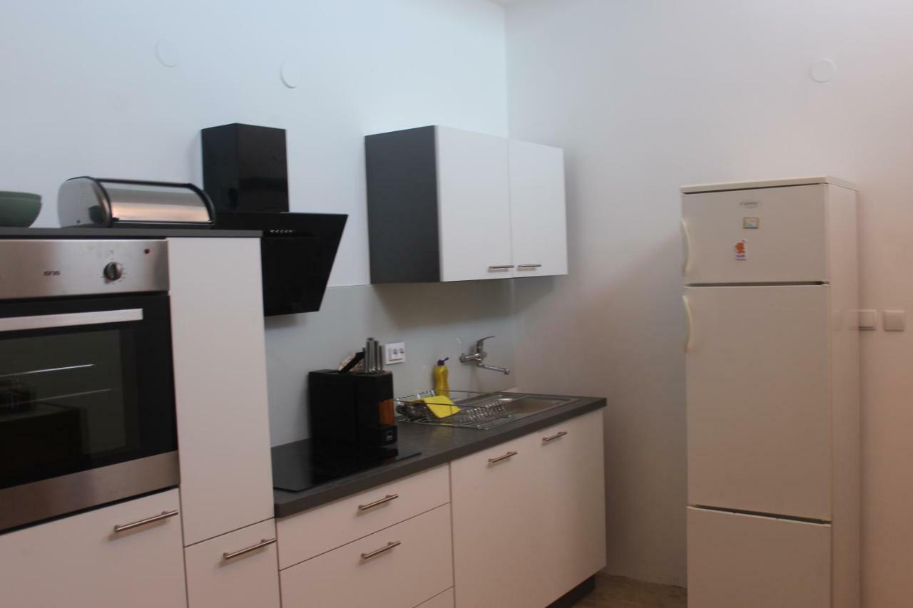 Apartman Koralj Apartment Pula Bagian luar foto